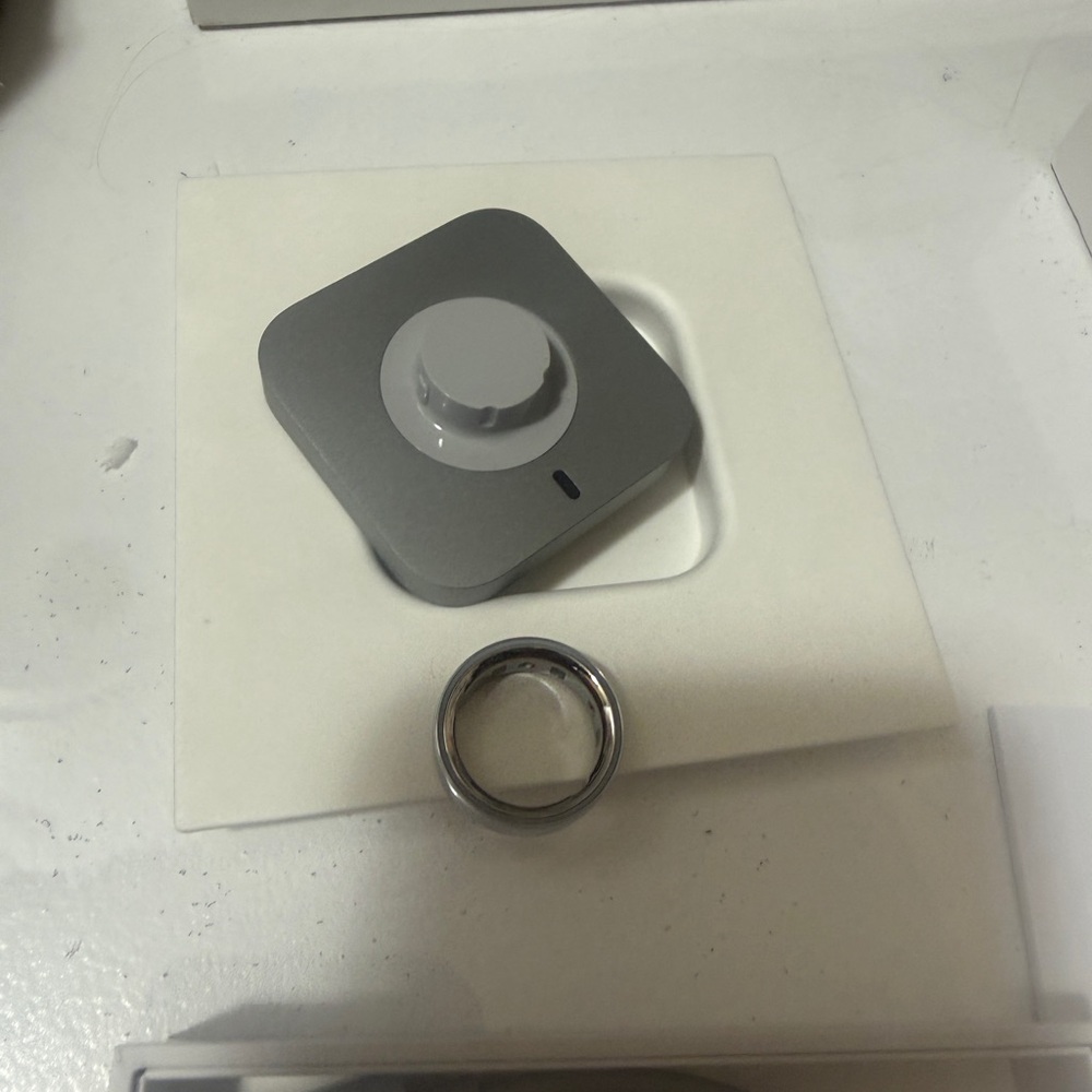 Oura Ring Gen 4 Silver Smart Ring
ActivityTracker Charging Cable and Adapter Set - Picture 5 of 11